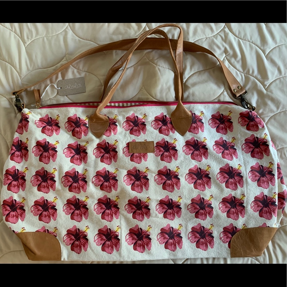 NWT Alola X Acacia Duffel Bag